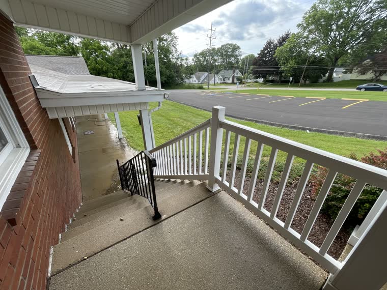 Commercial pressure washing and graffiti removal in Akron Ohio